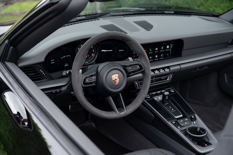 Porsche 992 Carrera
