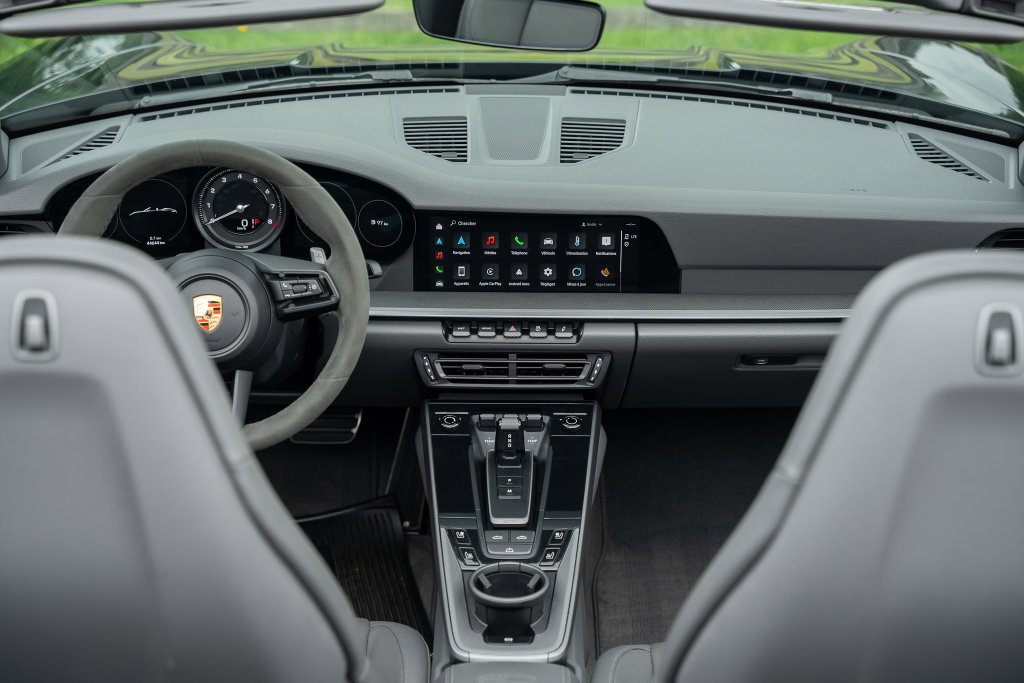 Porsche 992 Carrera
