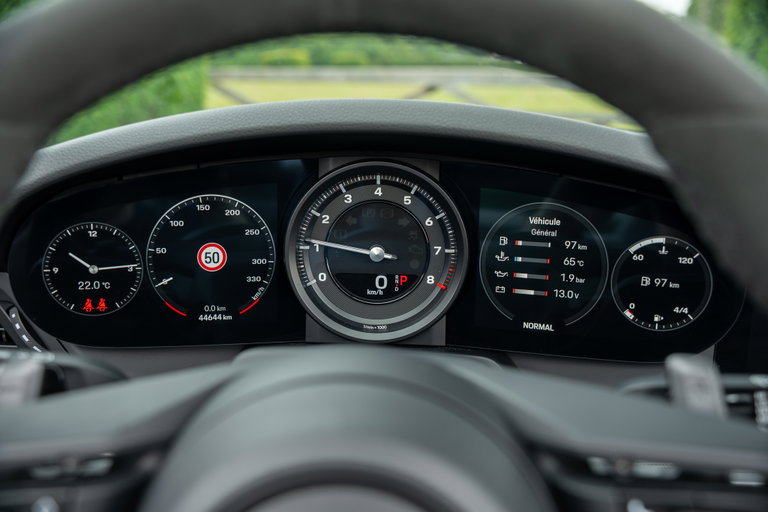 Porsche 992 Carrera