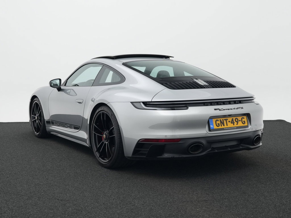 Porsche 992 Carrera 4 GTS