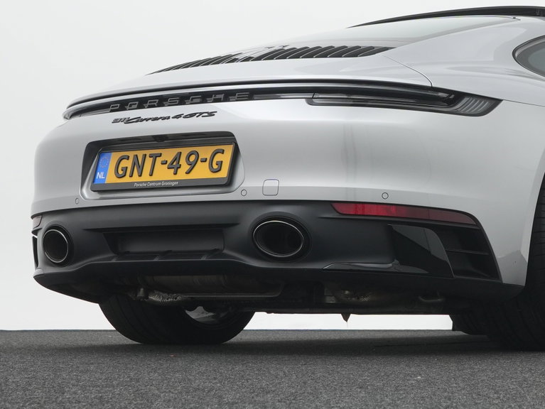 Porsche 992 Carrera 4 GTS