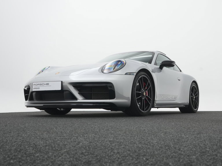 Porsche 992 Carrera 4 GTS