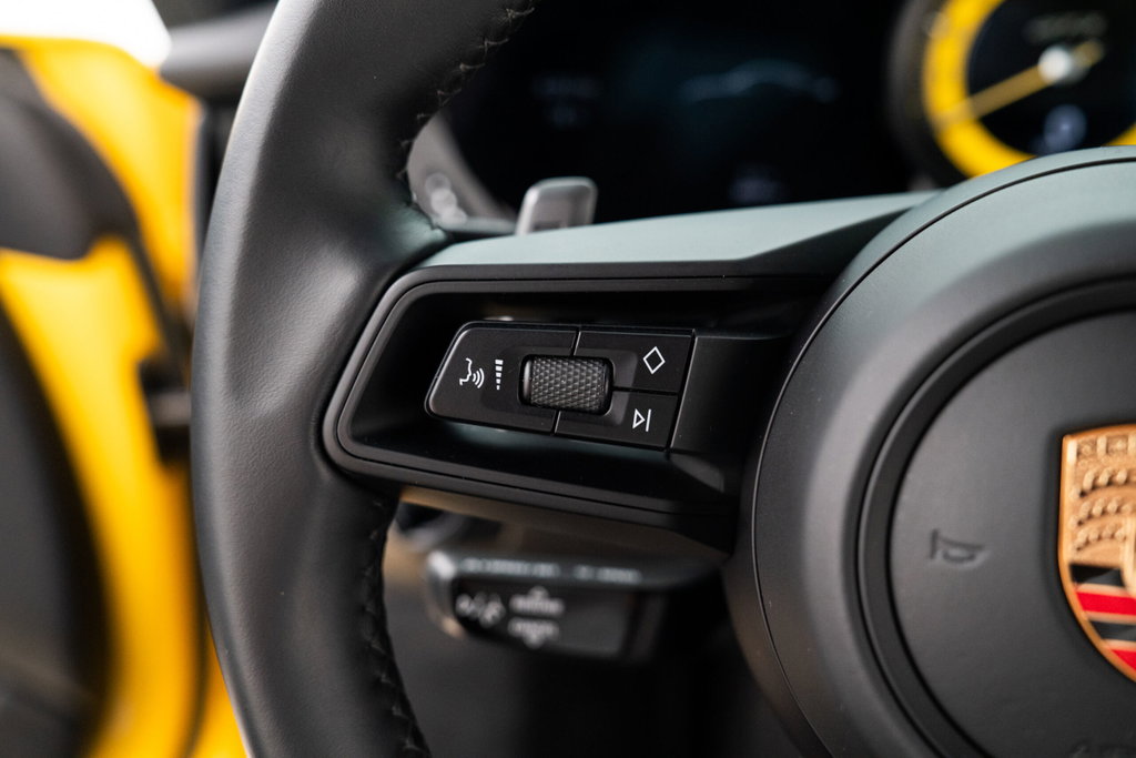 Porsche 992 GT3 Touring