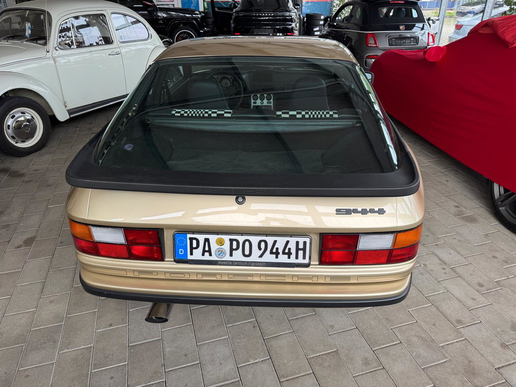 Porsche 944 Coupé