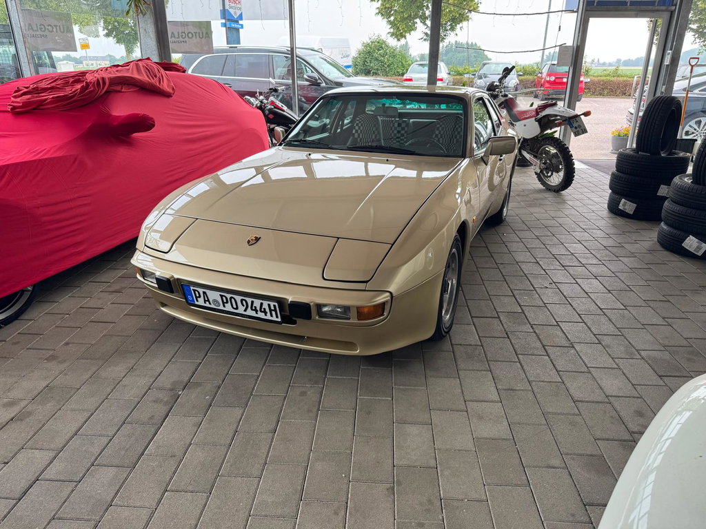 Porsche 944 Coupé