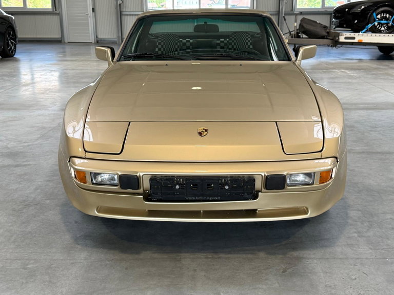 Porsche 944 Coupé