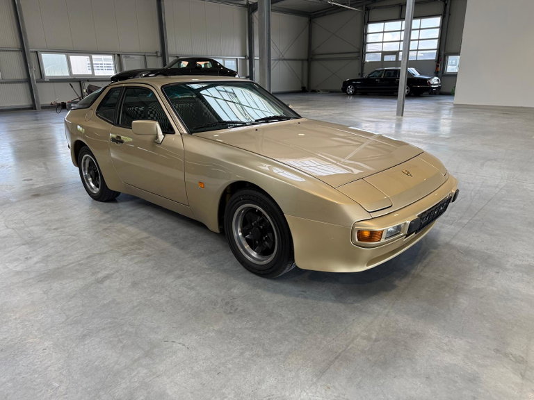 Porsche 944 Coupé