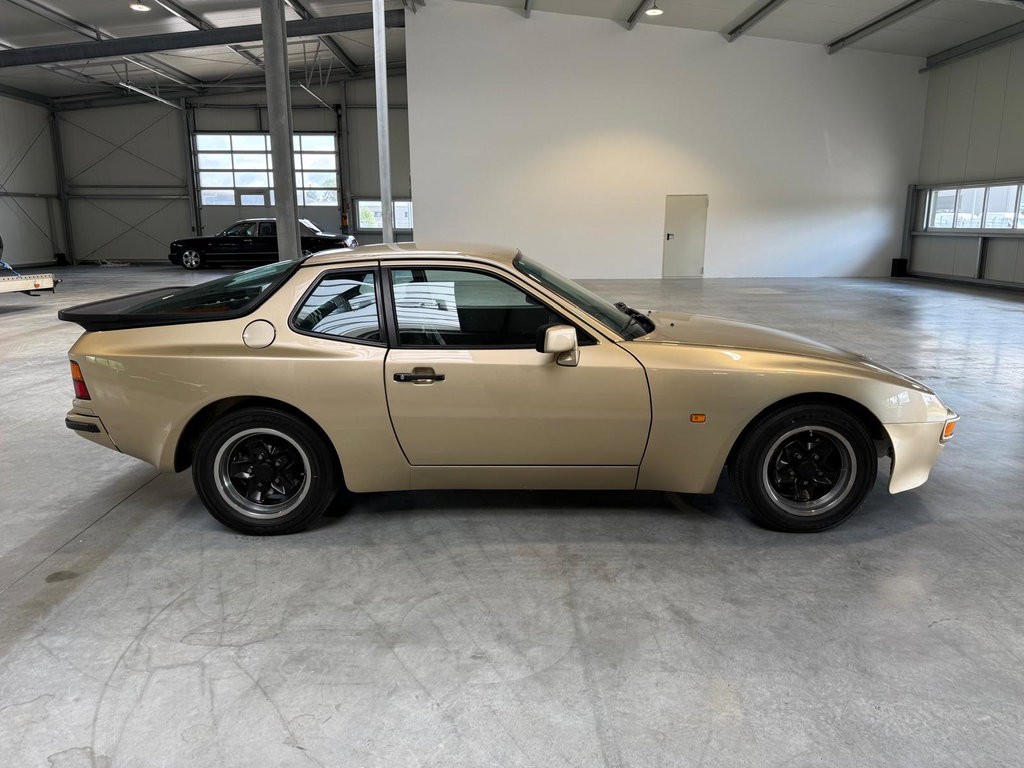 Porsche 944 Coupé