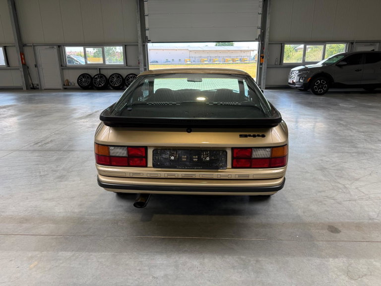 Porsche 944 Coupé