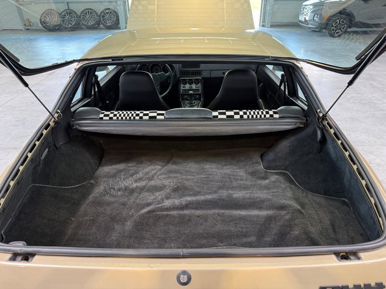Porsche 944 Coupé