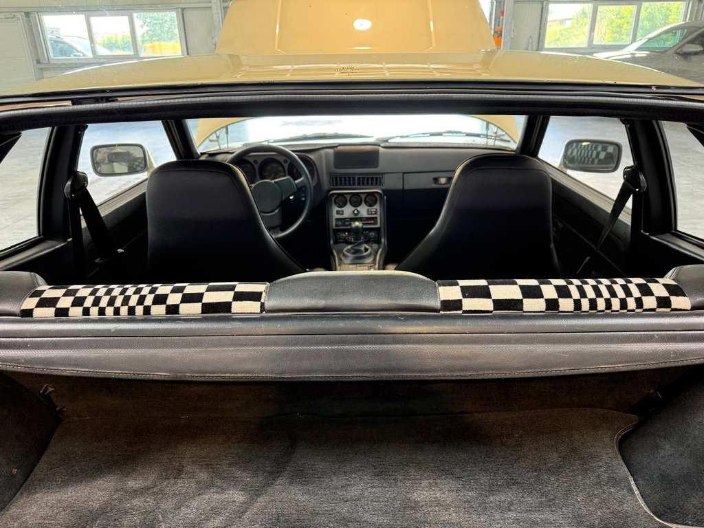 Porsche 944 Coupé