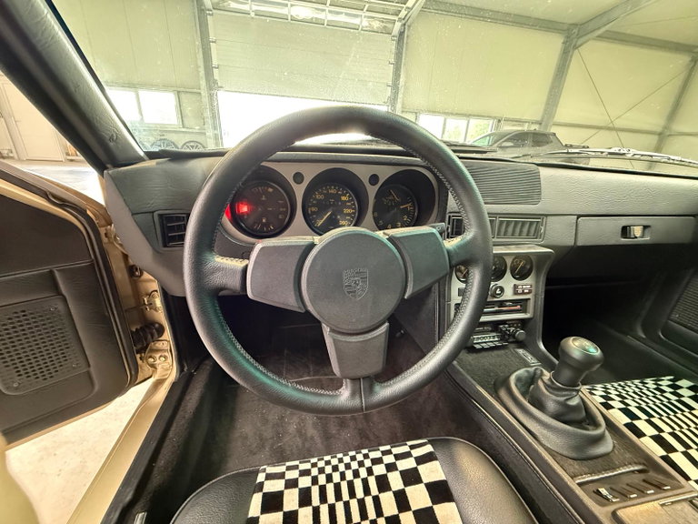 Porsche 944 Coupé