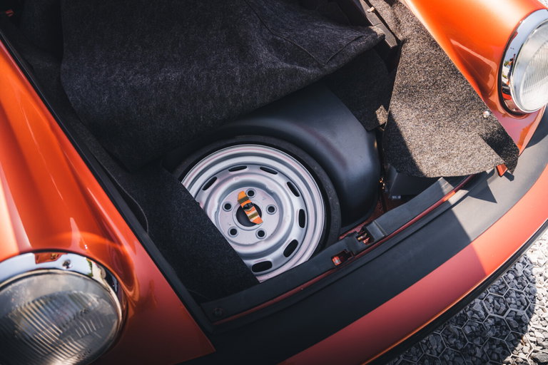 Porsche 911 Carrera 2.7