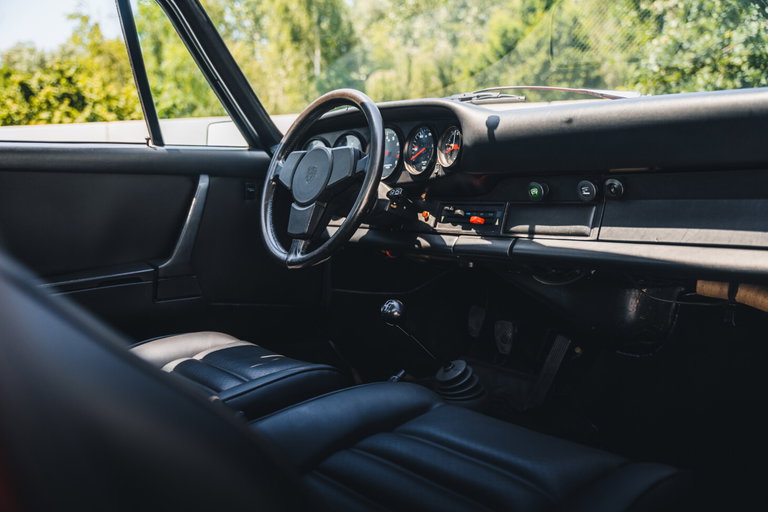 Porsche 911 Carrera 2.7