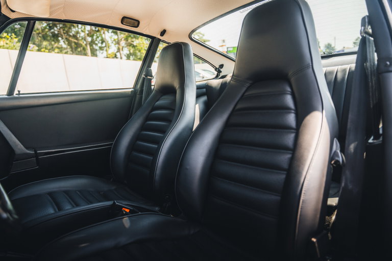 Porsche 911 Carrera 2.7