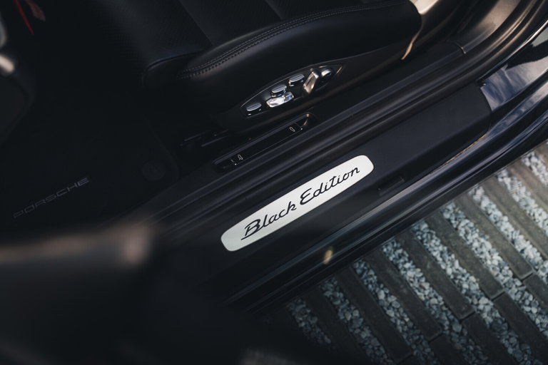 Porsche 991 Carrera Black Edition