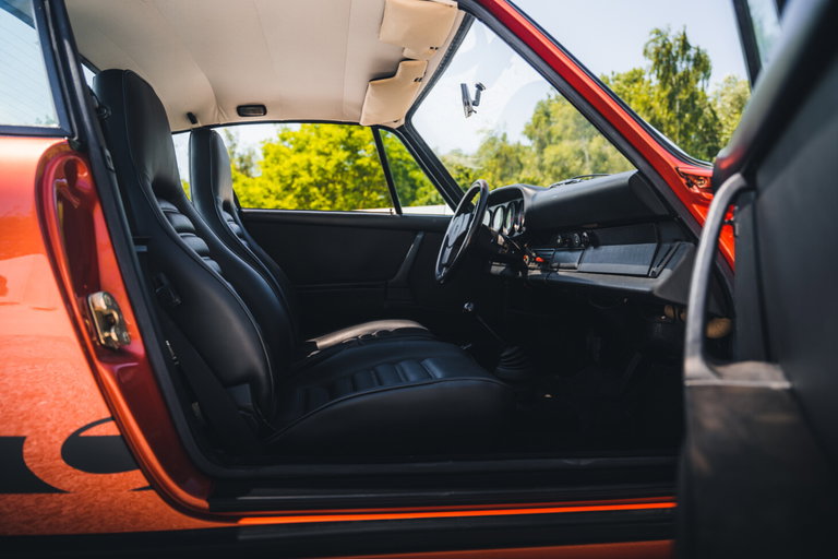 Porsche 911 Carrera 2.7