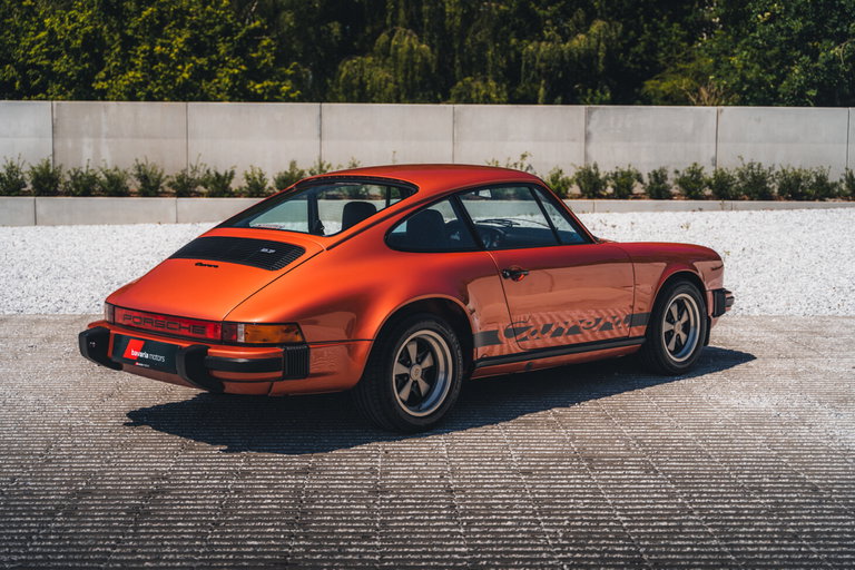 Porsche 911 Carrera 2.7