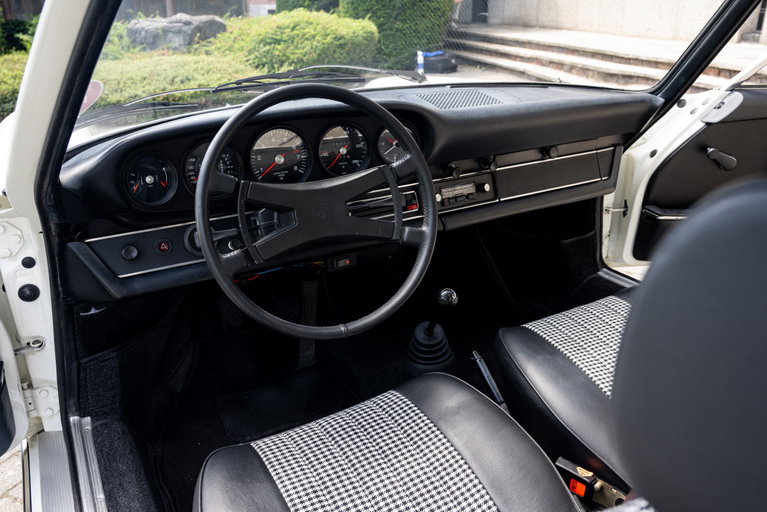 Porsche 911 T
