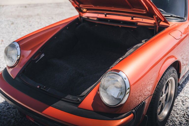 Porsche 911 Carrera 2.7