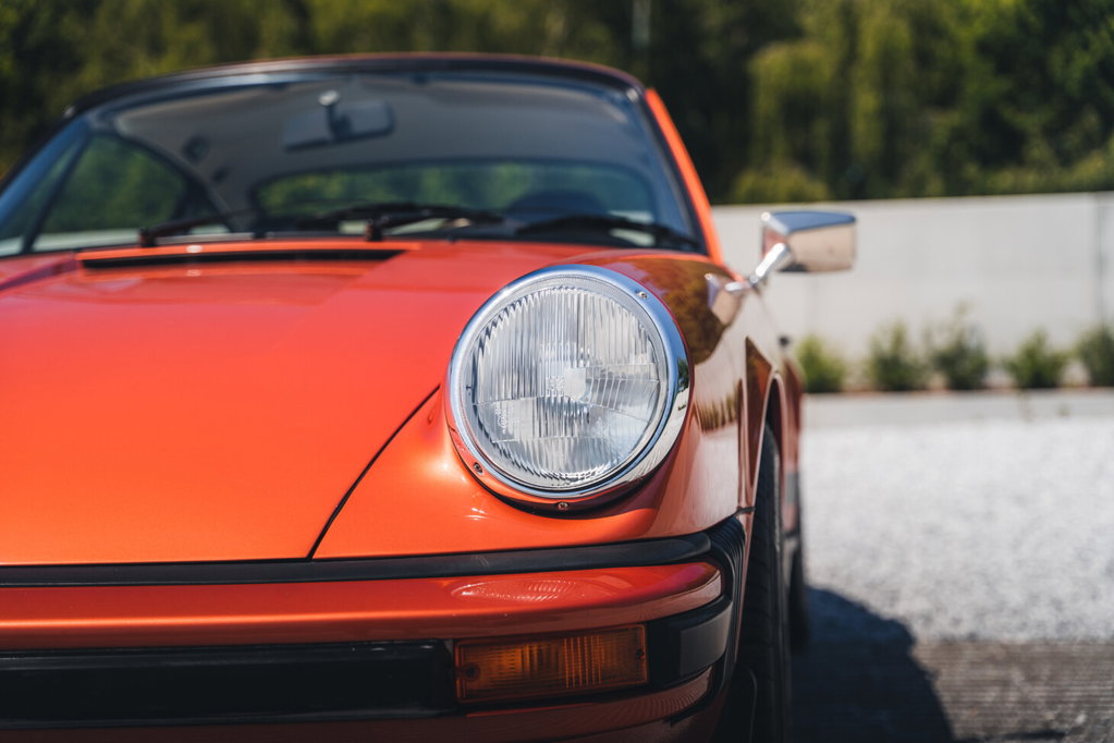 Porsche 911 Carrera 2.7