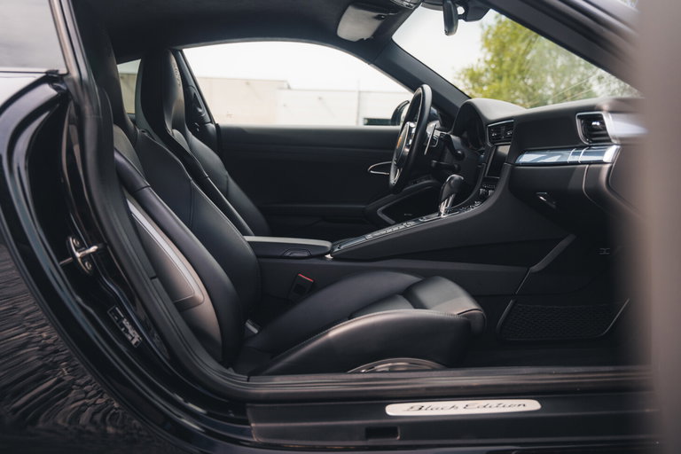 Porsche 991 Carrera Black Edition