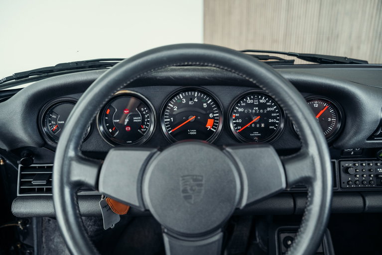 Porsche 911 Carrera 3.2 Speedster