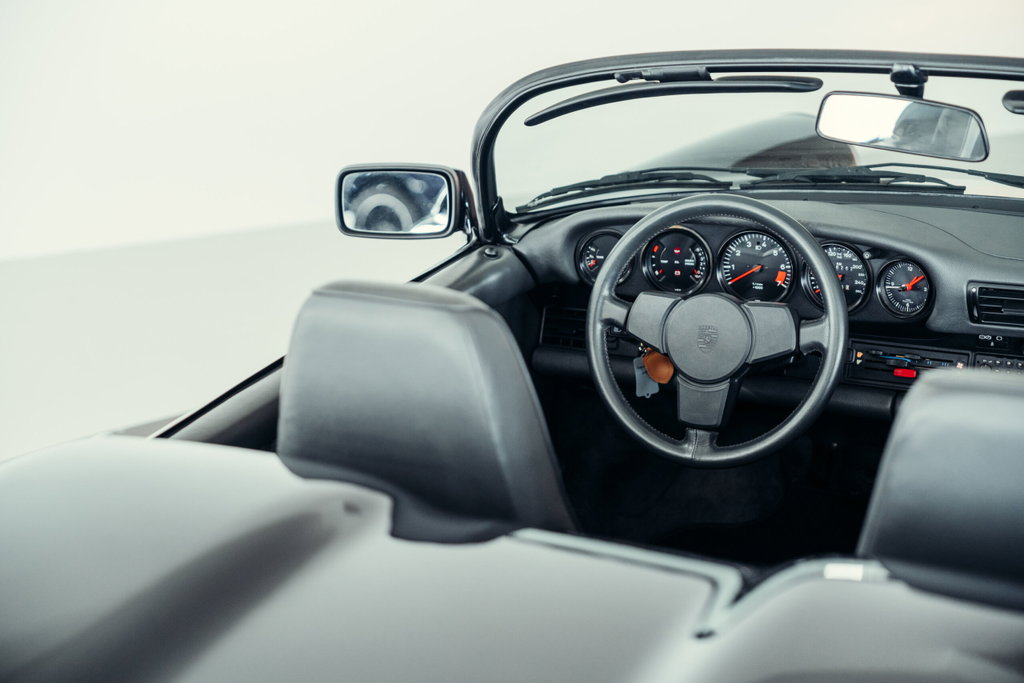 Porsche 911 Carrera 3.2 Speedster
