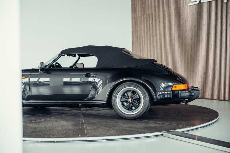 Porsche 911 Carrera 3.2 Speedster