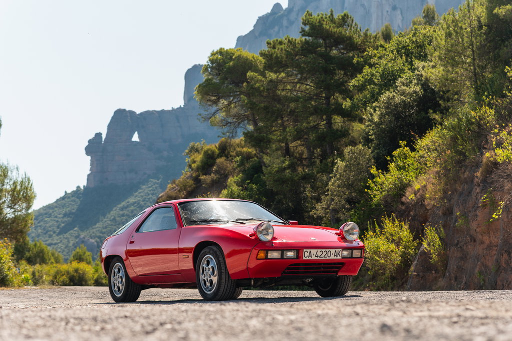 Porsche 928