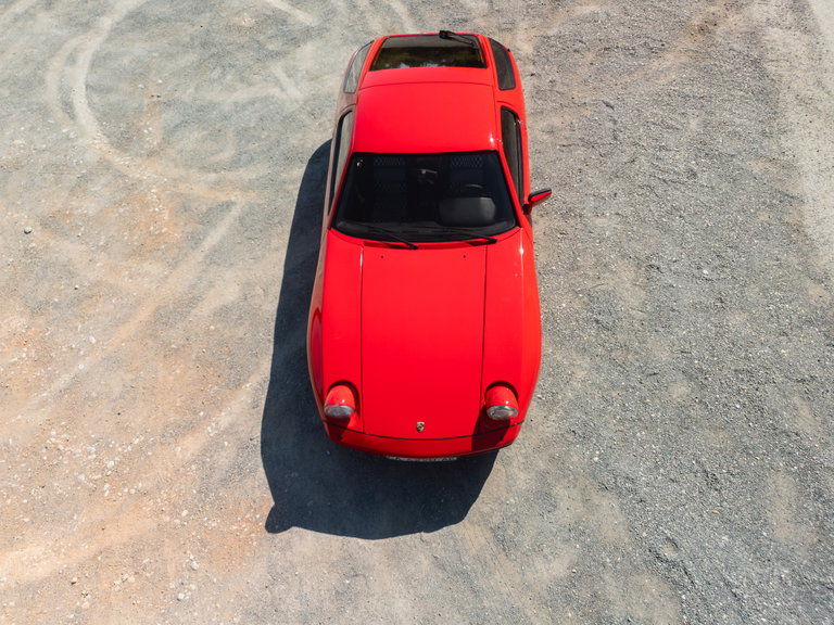 Porsche 928