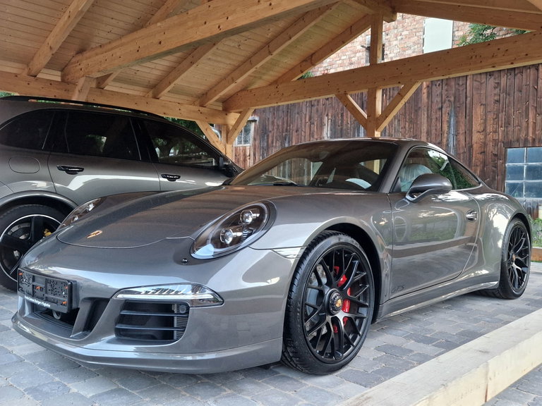 Porsche 991 Carrera 4 GTS