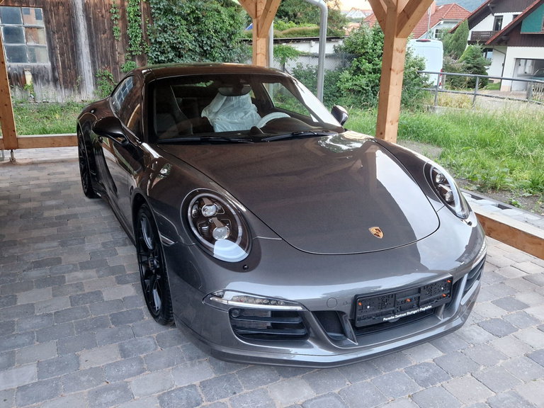 Porsche 991 Carrera 4 GTS