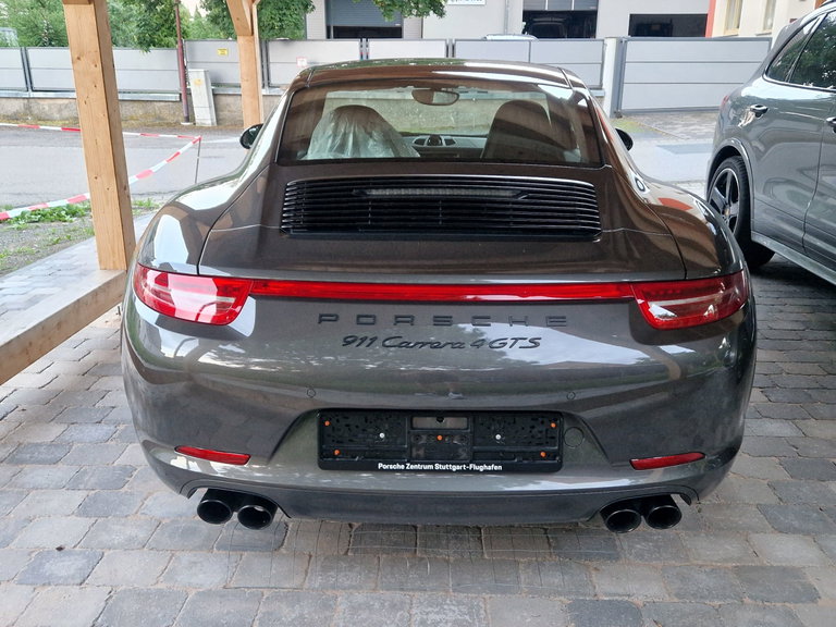Porsche 991 Carrera 4 GTS