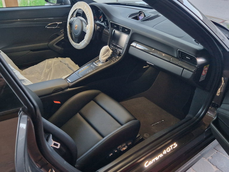 Porsche 991 Carrera 4 GTS