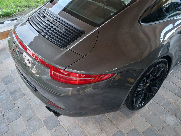 Porsche 991 Carrera 4 GTS