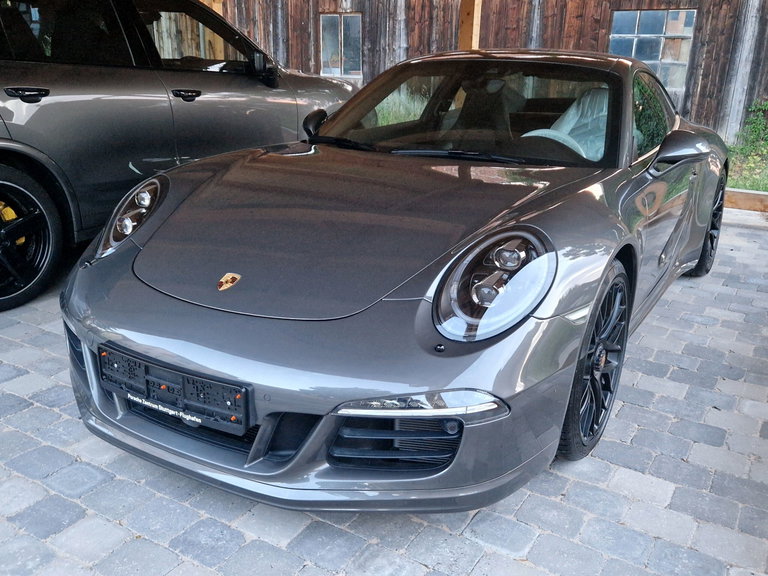 Porsche 991 Carrera 4 GTS