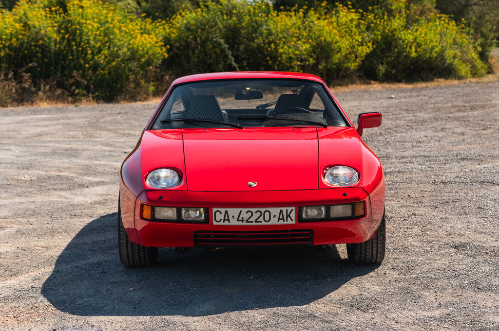 Porsche 928