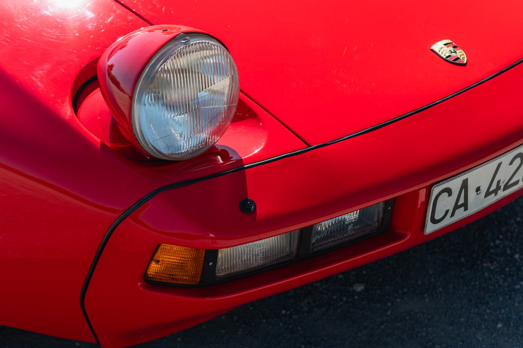 Porsche 928