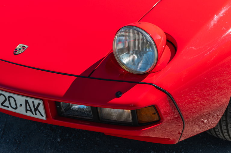 Porsche 928