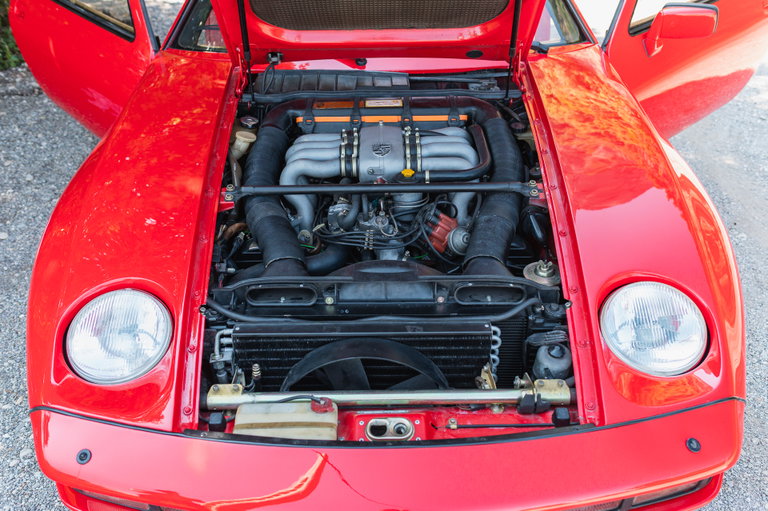 Porsche 928
