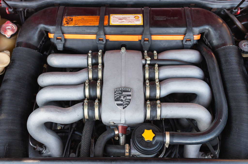 Porsche 928