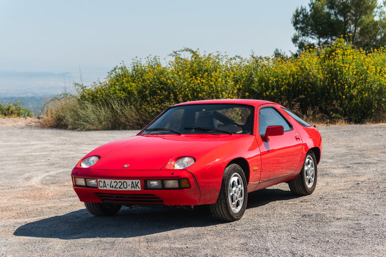 Porsche 928