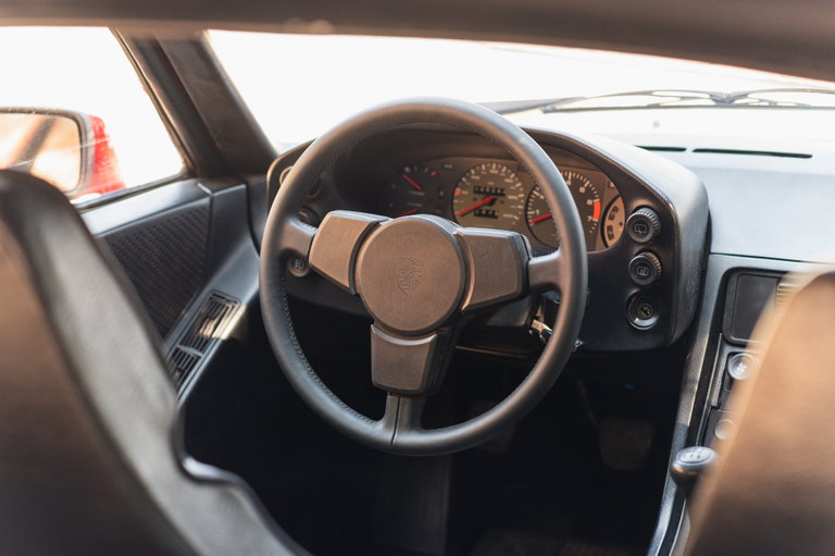 Porsche 928