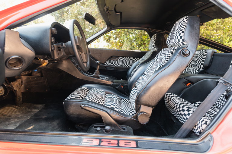 Porsche 928