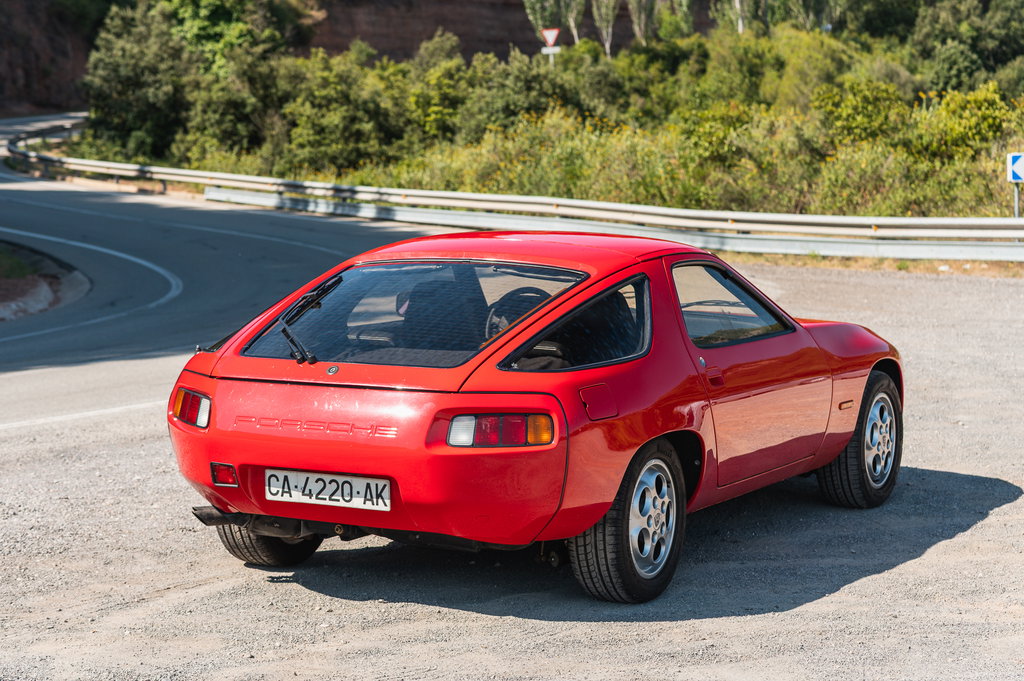 Porsche 928