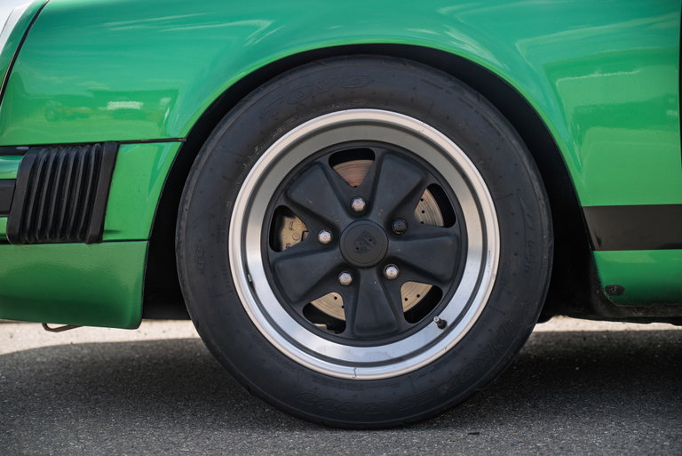 Porsche 911 Carrera 3.0