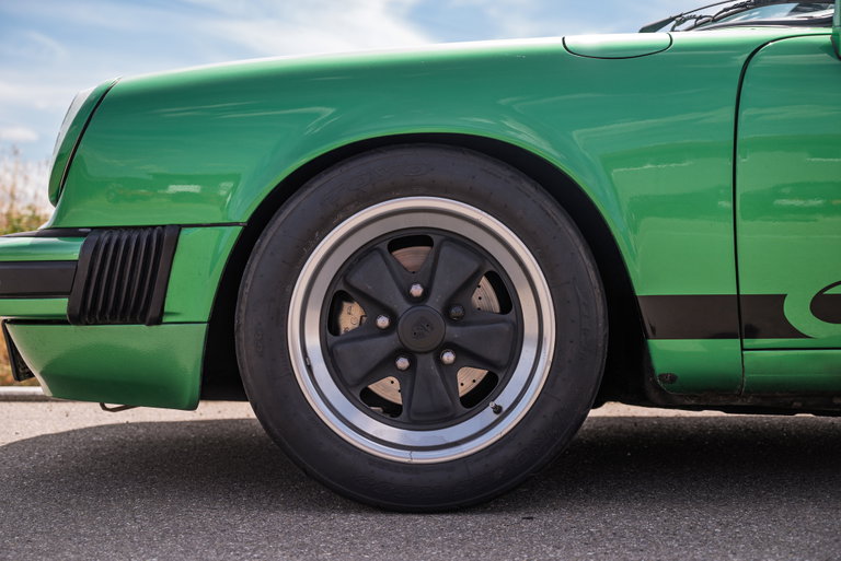 Porsche 911 Carrera 3.0