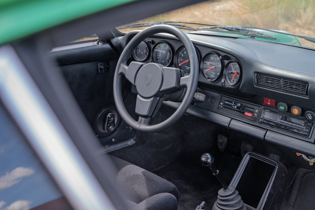Porsche 911 Carrera 3.0