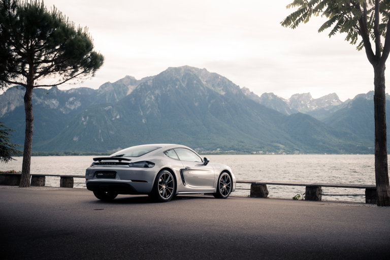 Porsche 718 Cayman T